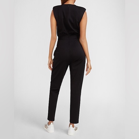 NWT EXPRESS JUMPSUIT WITH POCKETS OLIVE COLOR - Picture 6 of 7